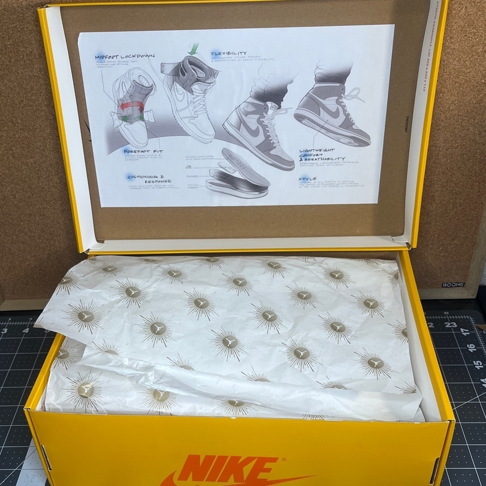 Jordan 1 high w Air Zoom cmft 2
Brand new - Picture 13 of 16